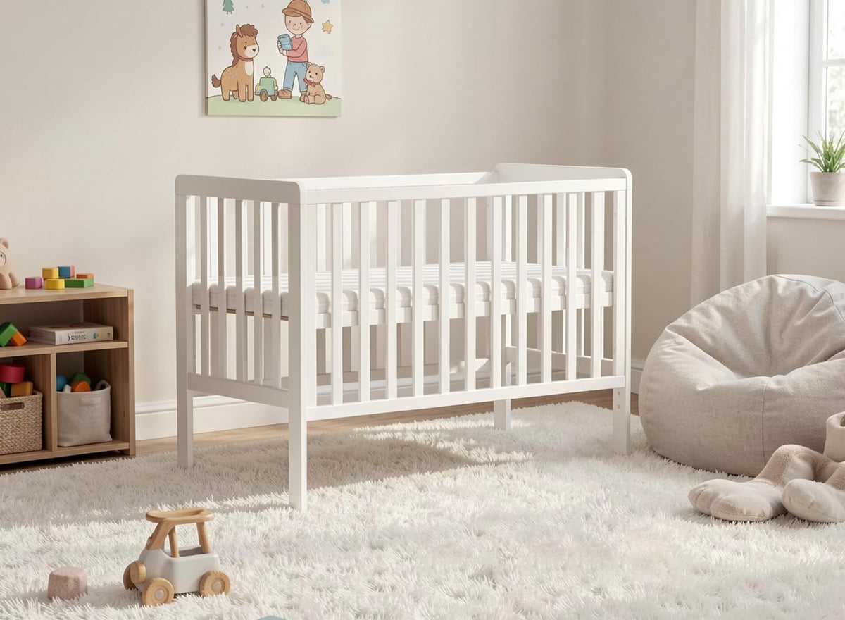 Wooden Baby Cot Bed With Deluxe Aloe Vera Mattress，Baby Crib，Convertible Cot，Baby Crib，3 Adjustable Bed Base Positions (120x60CM)